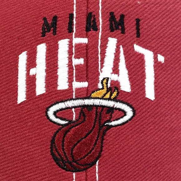 Miami Heat 2014 Adjustable Red & Black NOS Cotton Logo Cap - Picture 4 of 7